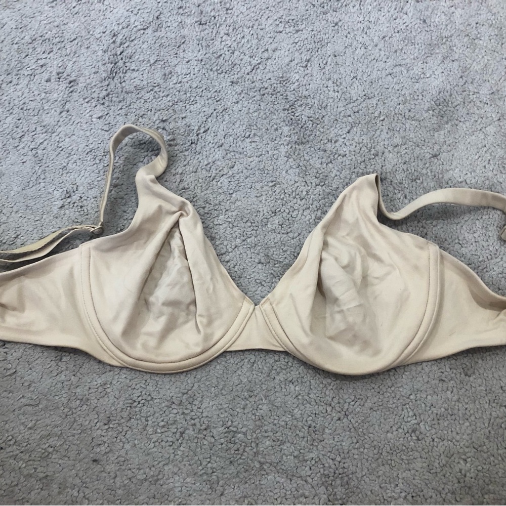 Victoria Secret Cream Colored Unlined Underwire Bra, 34C.